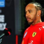 Lewis Hamilton, Japonya Grand Prix'sinde basın toplantısında