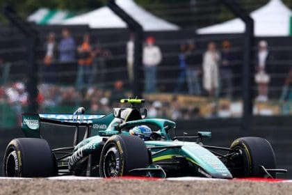 Fernando Alonso'nun 'çılgın' F1 sürüş stili pistte.