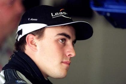 F1'e Kısa Yoldan Giriş yapan pilotların yarış anından bir görüntü