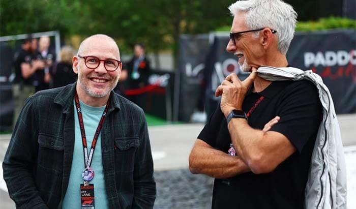 Jacques Villeneuve ve Damon Hill pistte mücadele ederken, F1 rekabeti