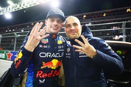 Max Verstappen ve Gianpiero Lambiase'nin kutlama anı: Verstappen Lambiase Radyosu