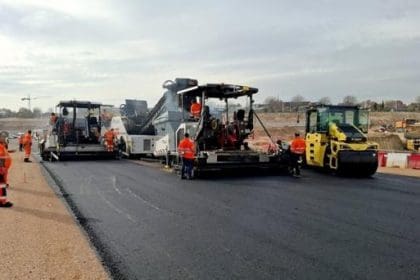 Madrid Pisti inşaatında yaşanan kaza anı. F1 severler endişeli.