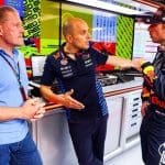Max Verstappen'dan Lambiase Red Bull ayrılığına destek geldiği anın görüntüsü.