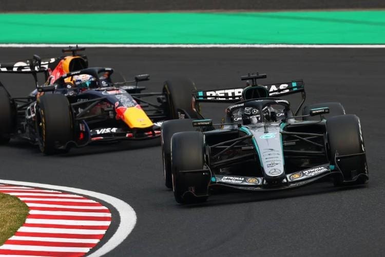 FIA, Mercedes ve Red Bull'un motor gücü hilesini yasakladı.