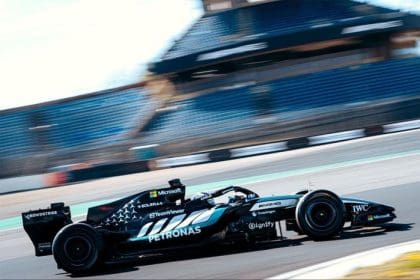 F1 Testlerinde Mercedes aracı Nürburgring pistinde, 2027 lastik testleri
