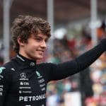 Kimi Antonelli ilk F1 galibiyeti sonrası podyumda sevinç gösterisi, Şangay 2026