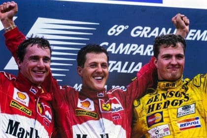 Michael Schumacher Ferrari aracıyla, şampiyonluk kutlaması, 125 karakter max
