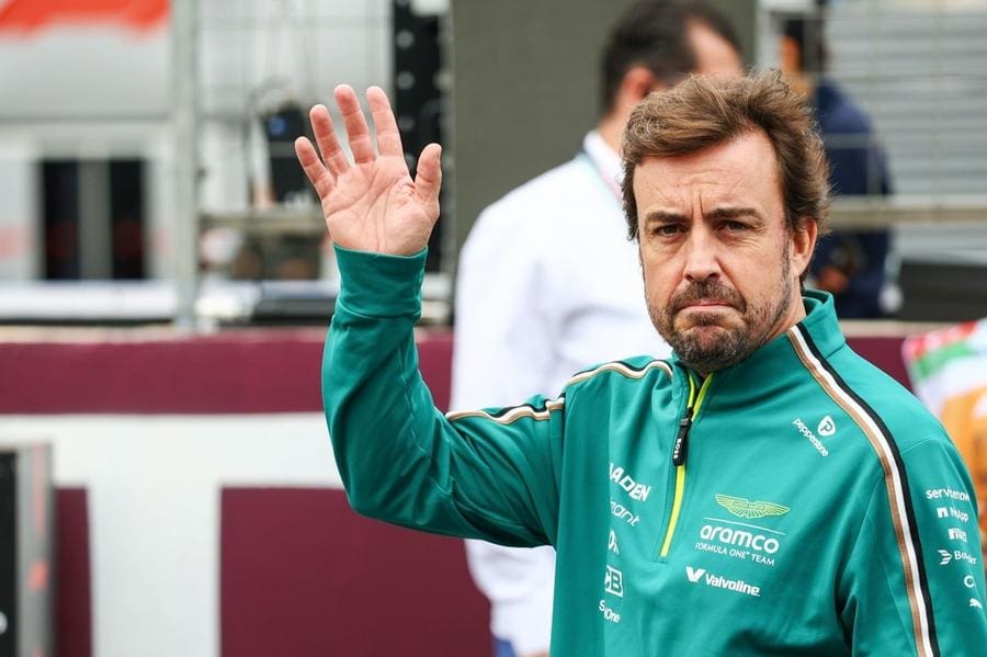 Fernando Alonso F1'de gelecek planları hakkında konuşurken