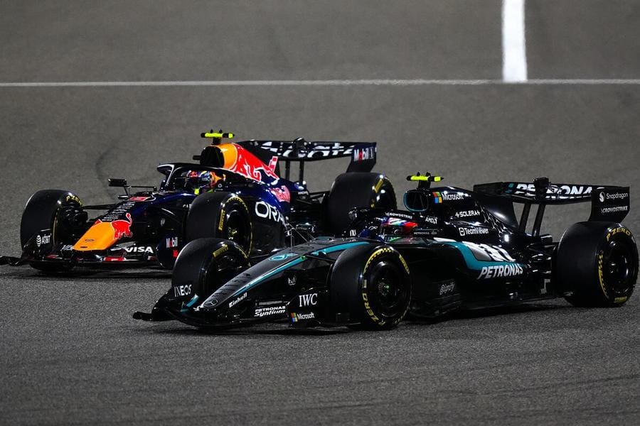Mercedes motoru Red Bull’u geçti: F1 testlerinde motor farkı görseli