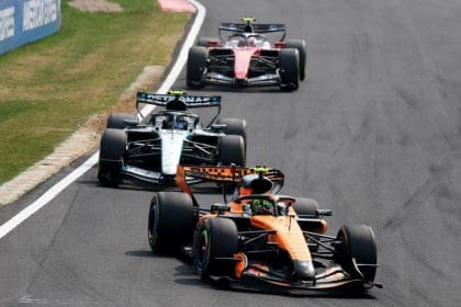 McLaren F1 aracı pistte, F1'de lift and coast tartışmaları