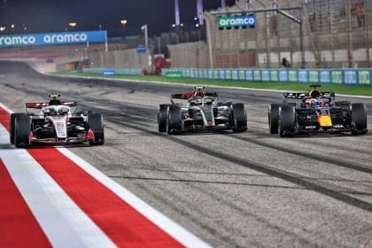 Yeni F1 Start Güvenliği önlemlerini gösteren bir yarış startı görseli