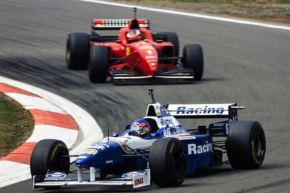 Jacques Villeneuve İlk F1 Zaferi ile Schumacher’a karşı zafer kazanıyor.