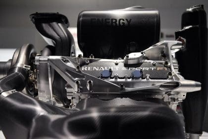 FIA ve F1 otomotiv şirketlerine esir olmayız açıklaması yapan Nikolas Tombazis ve 2026 kuralları