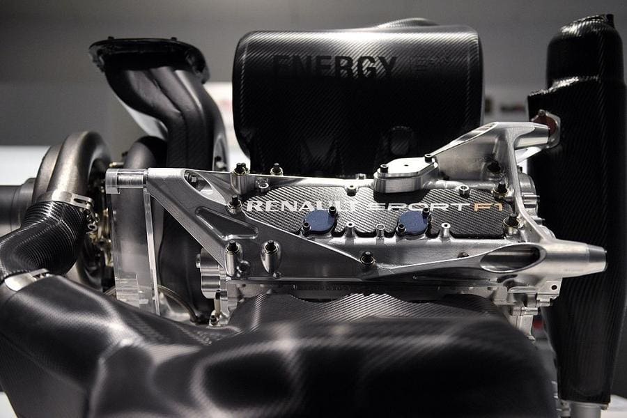 FIA ve F1 otomotiv şirketlerine esir olmayız açıklaması yapan Nikolas Tombazis ve 2026 kuralları