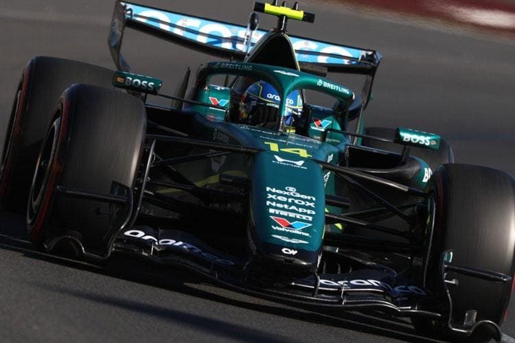 Aston Martin AMR26 tasarımı ile Fernando Alonso Japonya Grand Prix’sinde.