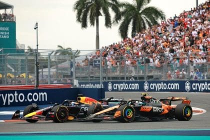 Miami Grand Prix 2026 yarışını Apple TV’de izlerken Formula 1 heyecanı.