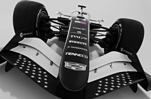 Cadillac Miami GP'de özel tasarımla pistte, göz alıcı araç tasarımı.