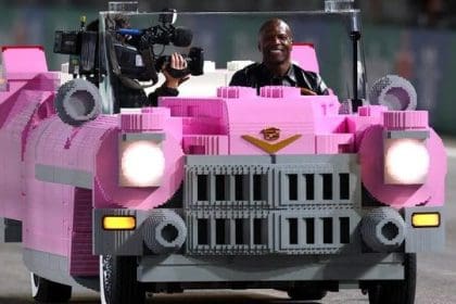 Terry Crews ile Cadillac F1 Serisi teaser görüntüsü, padoktan heyecanlı anlar