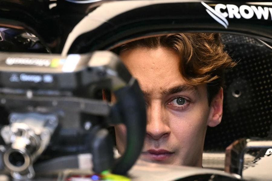 George Russell ve Kimi Antonelli Miami Grand Prix’si rekabetinde.