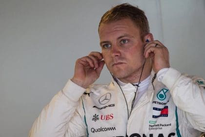 Valtteri Bottas ve Hamilton rekabeti Mercedes garajında, F1 pistinde çekişme