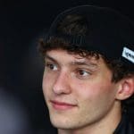Kimi Antonelli ve start denemeleri sırasında padokta enerjik anlar.