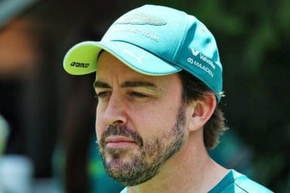 Fernando Alonso F1 Emeklilik Kararı hakkında düşünürken