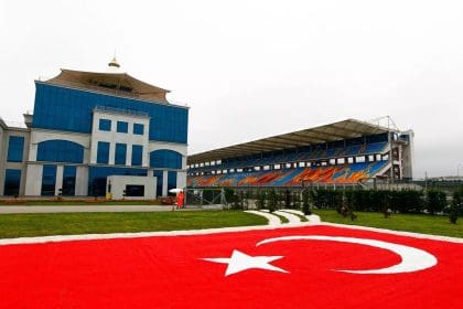 İstanbul Park pisti Türk bayrağı