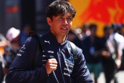 F1 Sürücüleri FIA görüşmelerinde birlik oldu, Alex Albon açıklama yapıyor