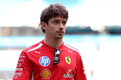 Charles Leclerc, Mercedes farkı kapanmaz dediği Ferrari garajında.