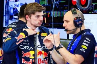 Verstappen ve Lambiase ayrılığı: Red Bull box’ta duygusal anlar, 2028 değişimi.