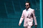 Fernando Alonso, Aston Martin aracıyla pistte, Alonso F1 Geleceği hakkında düşünceli bir ifadeyle.