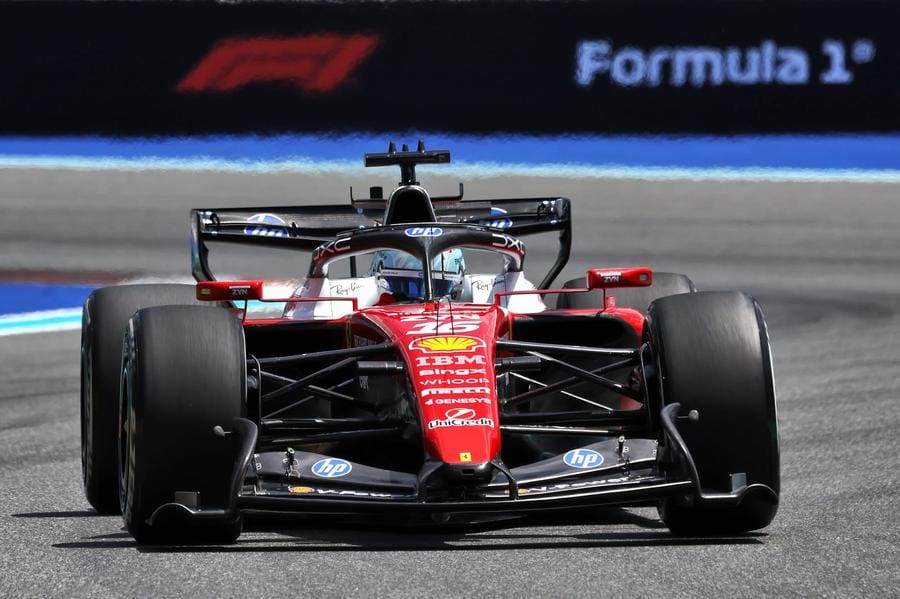 F1 Miami GP 2026 antrenman turlarında Charles Leclerc pistte.