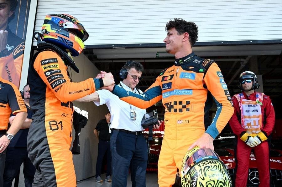 McLaren F1 aracı Miami pistinde, F1 Deja Vu anını yaşarken