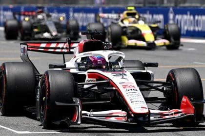 Miami Sprint Heyecanı: F1 araçları pistte mücadele ediyor, aksiyon dolu anlar