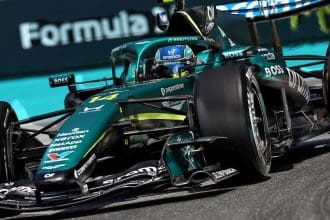 Fernando Alonso, Miami GP'de Aston Martin Rekabetçiliği hakkında endişelerini dile getirdi.