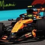 Lando Norris, McLaren MCL40 ile Miami pistinde pole pozisyonunu kutluyor. #McLarenAtağı