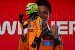 Lando Norris Miami GP 2026 zaferi sonrası podyumda, McLaren kutlamalarıyla.