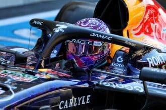 Max Verstappen, Red Bull F1 aracıyla Miami Grand Prix'sinde zafere koşuyor