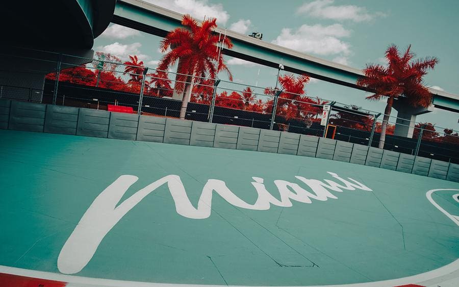 Miami GP’de yağmur tehlikesi uyarısı ve fırtına riski ile ilgili görsel.