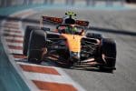 McLaren Miami GP düşüşü ardından araç garajda inceleniyor