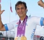 Alex Zanardi'nin ikonik fotoğrafı, yarış kariyerinden bir an
