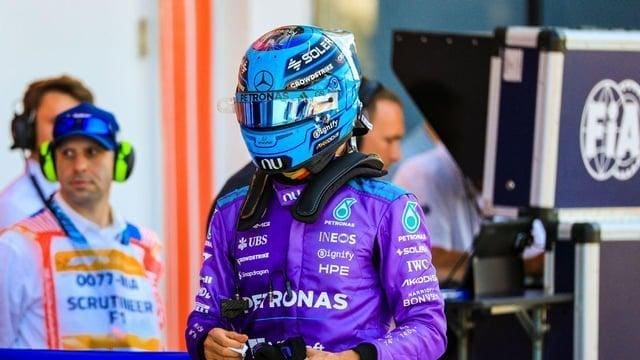 Kimi Antonelli Miami'de pistte yarışırken, Mercedes F1 aracıyla