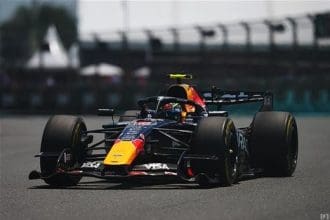 Red Bull pilotu Isack Hajjar'ın aracı, kural ihlali nedeniyle diskalifiye edildi.