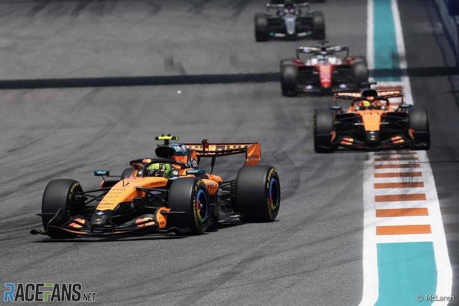 Miami Sprint Yarışı'nda 'yo-yo yarış' aksiyonu bekleniyordu ama olmadı, pistten bir görüntü.