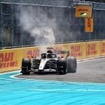 Miami F1'de Audi aracının pistteki mücadelesini gösteren dinamik bir fotoğraf.