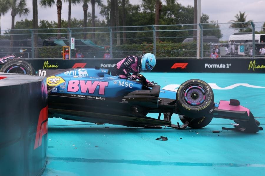 Miami GP kazaları: Pierre Gasly'nin takla atan aracı