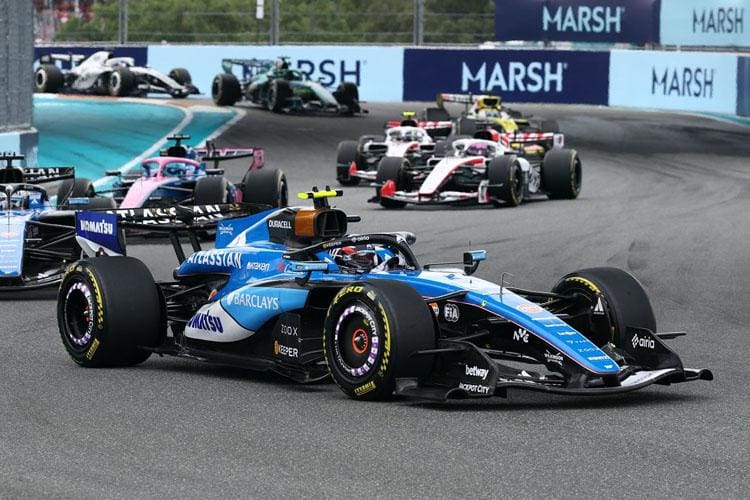 Carlos Sainz Williams aracıyla Miami'de güçlü F1 performansı sergiliyor