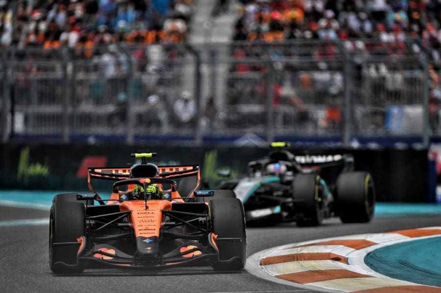 McLaren Miami Zaferi Kaçırdı: Norris’un hayal kırıklığı anı yarışta.