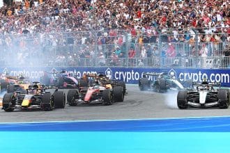 F1 Miami GP 2026 yarışından aksiyon dolu bir kare, zafer yakın!