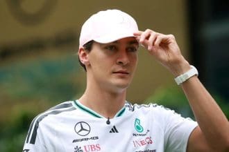 George Russell Miami GP'sinde aracında, yüzünde hayal kırıklığı okunuyor. 125 karakter max